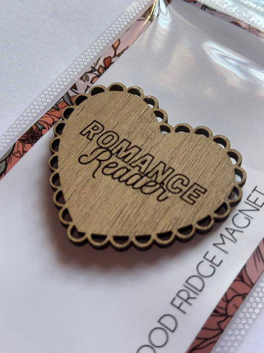 WOOD FRIDGE MAGNET - ROMANCE READER