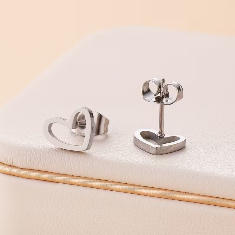 HEART STUD EARINGS (STAINLESS STEEL)