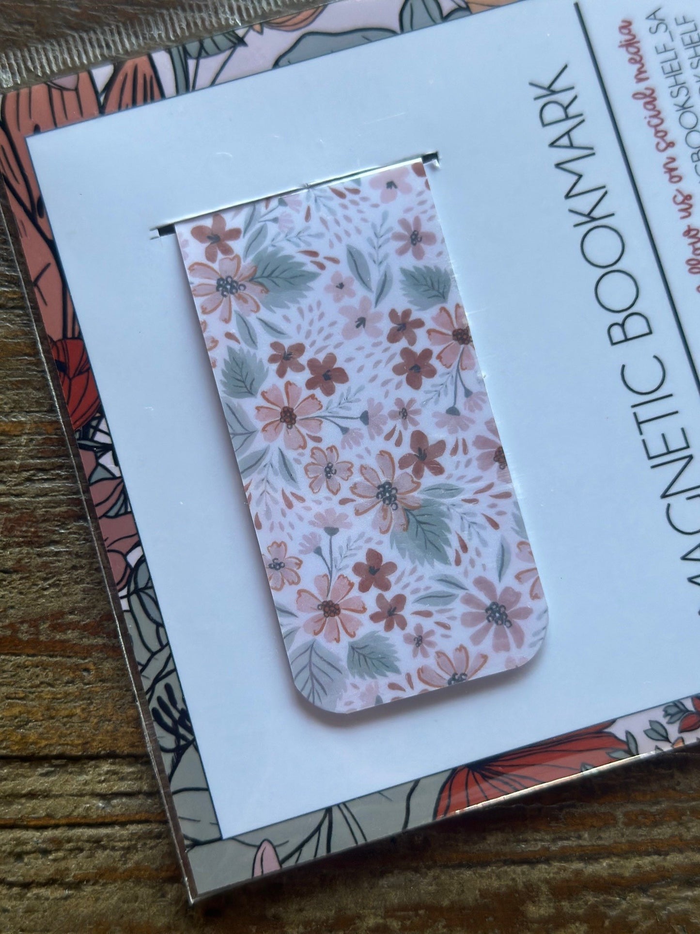 BOHO FLORAL MAGNETIC BOOKMARK